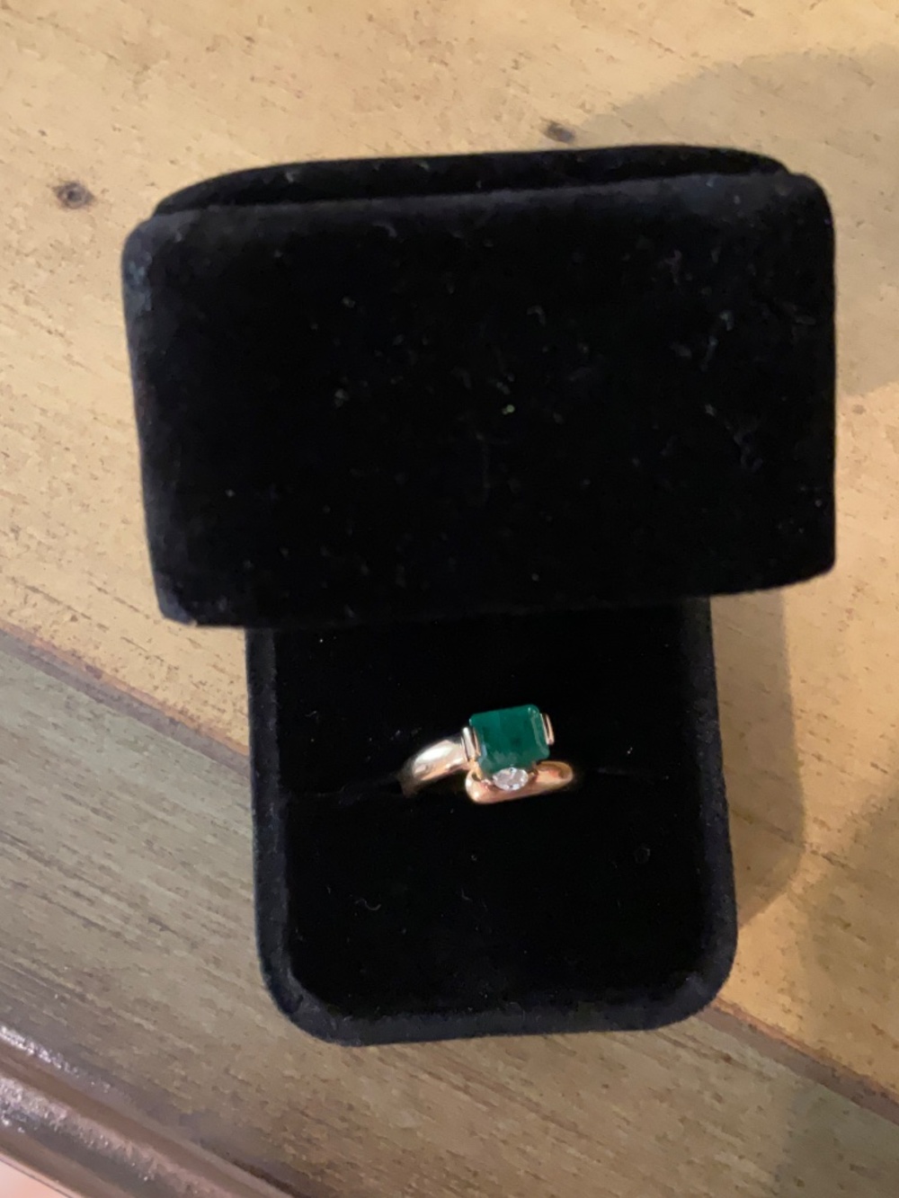Emerald & Diamond Ring - Picture 10 of 11